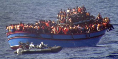 Το ιταλικό πολεμικό ναυτικό και η ακτοφυλακή διασώζουν 1500 μετανάστες σε λιγότερο από 24 ώρες