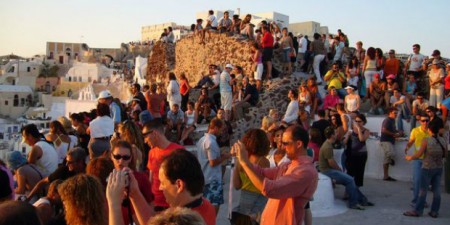 Οι γερμανοί tour operators “διαψεύδουν” τον ΣΕΤΕ – Θα βουλιάξουν τα ελληνικά νησιά από Γερμανούς