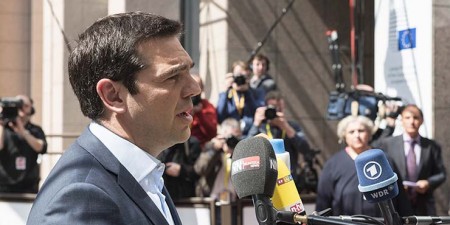 Καταιγιστικές εξελίξεις: Αλλεπάλληλες επαφές Πρωθυπουργού για Ευρωπαϊκή λύση