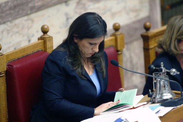 Τι επιδιώκει τελικά η Ζωή Κωνσταντοπούλου;