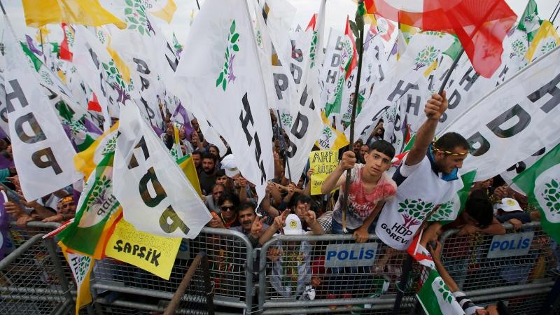 Εναντίον Κούρδων και φιλοκούρδων η Άγκυρα – Ειρηνική διευθέτηση θέλει το HDP