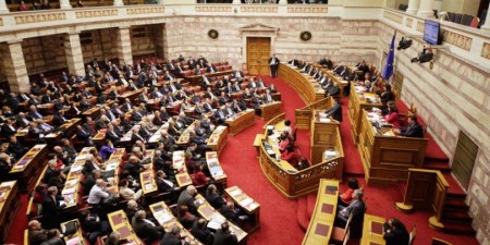 Το νέο μνημόνιο στο δρόμο της Βουλής με τη μορφή νομοσχεδίου δύο άρθρων
