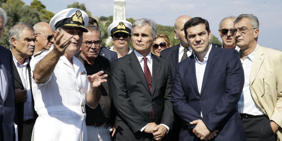 Από κοινού στη Λέσβο για τους πρόσφυγες, ο Α. Τσίπρας με τον Καγκελάριο της Αυστρίας