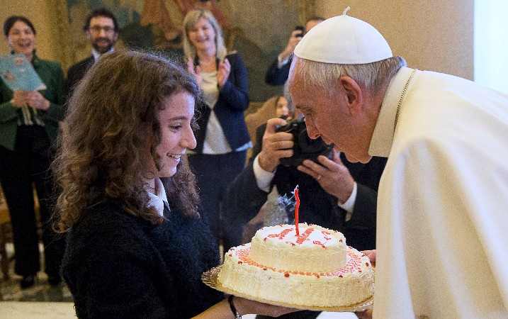 Οι φωτογραφίες από τα 79α γενέθλια του Πάπα