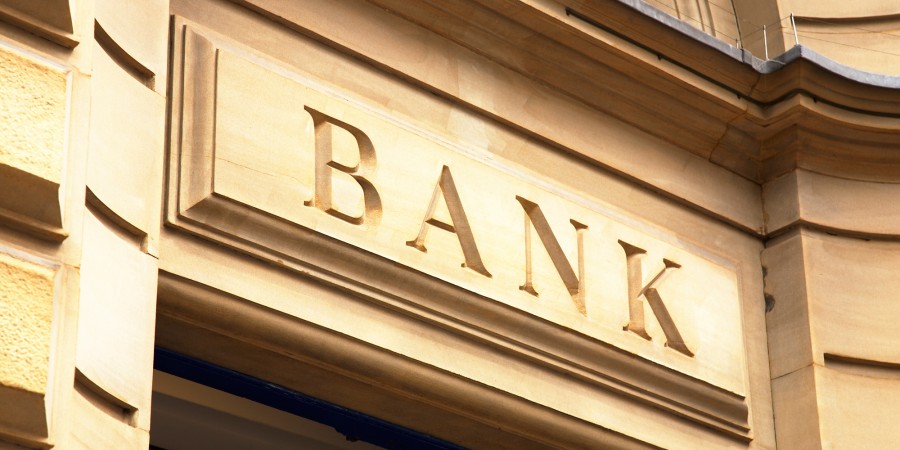 Συμφέροντα επιχειρούν να τορπιλίσουν τις τράπεζες