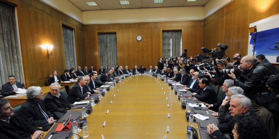 Συνεδριάζει το υπουργικό συμβούλιο για να κλείσει το 2015