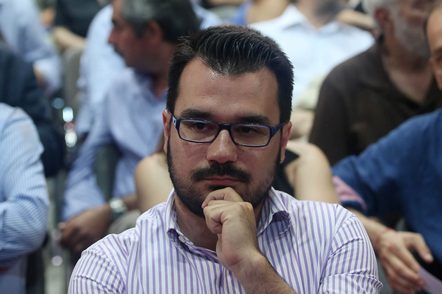 Στη θέση του παραμένει ο Παπαμιμίκος, μέχρι να φύγει!