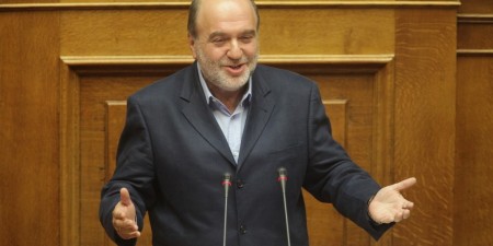 Τρ. Αλεξιάδης: Απαλλαγή πολυτέκνων από τον φόρο πολυτελείας ΙΧ