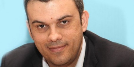 Ο Σπύρος Καπράλος Διευθυντής Γραφείου Τύπου της Ν.Δ. στη Βουλή