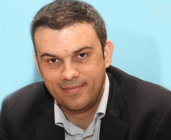 Ο Σπύρος Καπράλος Διευθυντής Γραφείου Τύπου της Ν.Δ. στη Βουλή