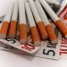 Bloomberg: Μάστιγα για τα δημόσια έσοδα παράνομα τσιγάρα και αφορολόγητο τσίπουρο