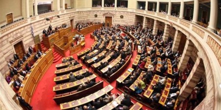 Στην Ολομέλεια οι τηλεοπτικές άδειες μετά και την τρίτη άκαρπη Διάσκεψη των Προέδρων