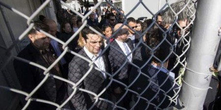 Τσίπρας για προσφυγικό: Οποιαδήποτε εμπλοκή του ΝΑΤΟ θα αφορά αποκλειστικά τα τουρκικά χωρικά ύδατα