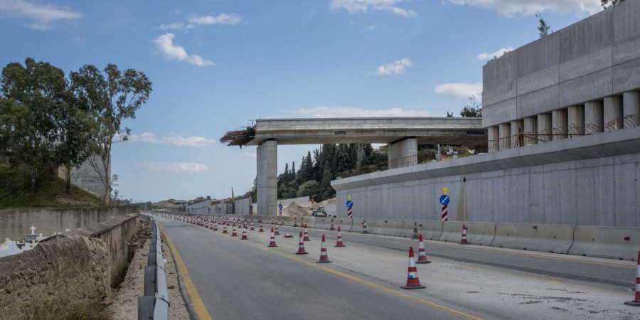 ΕΡΓΟΣΕ: Καθαίρεση γέφυρας για την ορθή λειτουργία της νέας σιδηροδρομικής γραμμής Κιάτο – Πάτρα