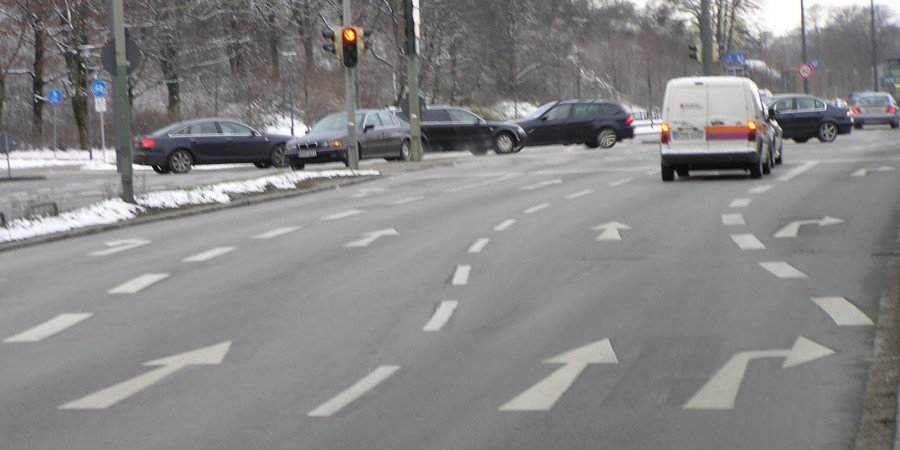 Στη Νέα Δημοκρατία σκέφτονται το… «Κλείνατε επί δεξιά»