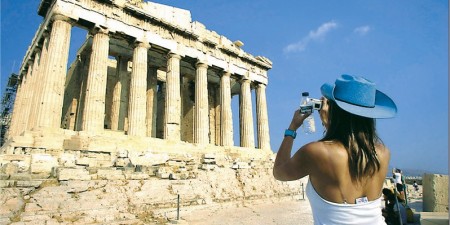 Οι Γερμανοί τουρίστες επιμένουν ελληνικά