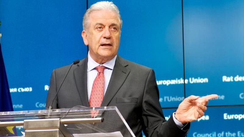 Δ. Αβραμόπουλος: «Δεν πρέπει να υποχωρήσουμε στο μίσος και τη διαίρεση που θέλουν να σπείρουν οι τρομοκράτες»