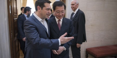 Πρόσκληση στον Τσίπρα να επισκεφθεί το Πεκίνο