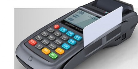 Σε ανέπαφες συναλλαγές μέσω των POS προχωρούν οι καταναλωτές στην Ελλάδα