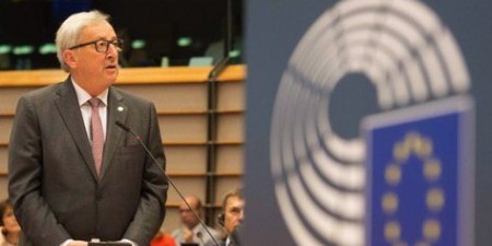 Να ξεκαθαρίσει η Βρετανία τη θέση της ζητά ο Γιούνκερ