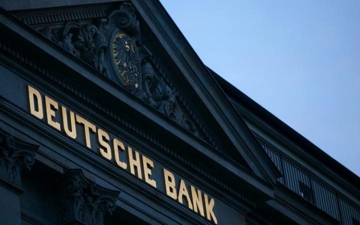 Το ΔΝΤ βάζει χέρι στην Deutsche Bank