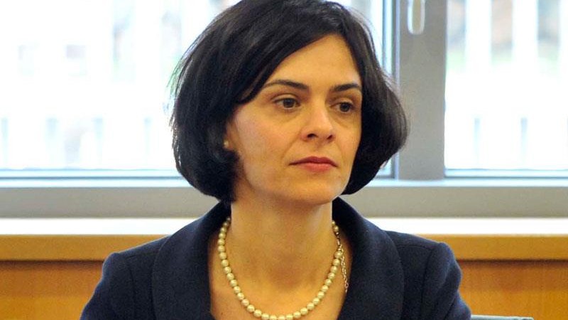 Βελκουλέσκου: «Χρειάζεται μία ουσιαστική ελάφρυνση του χρέους, το οποίο είναι ξεκάθαρα μη βιώσιμο»