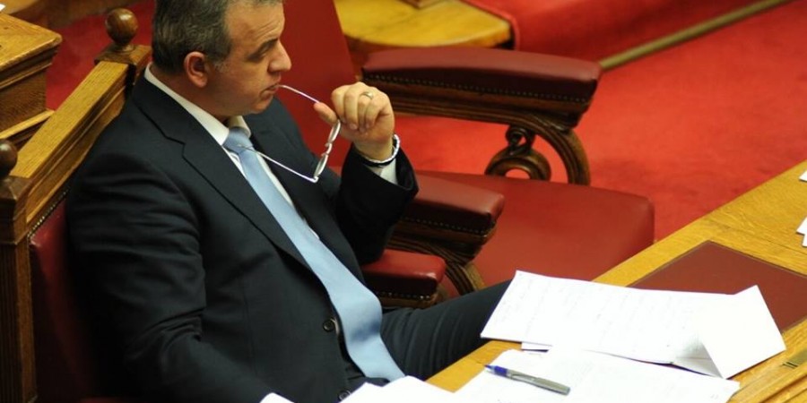 Σχόλια για τη φωτογραφία του Μ. Όθωνα στο fb