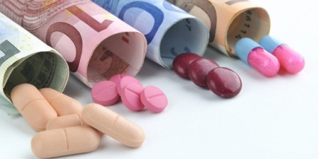 Κόντρα Τσακαλώτου – Χατζηδάκη για τις τιμές των φαρμάκων