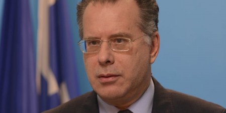 Απάντηση Κουμουτσάκου στην Κυβερνητική Εκπρόσωπο