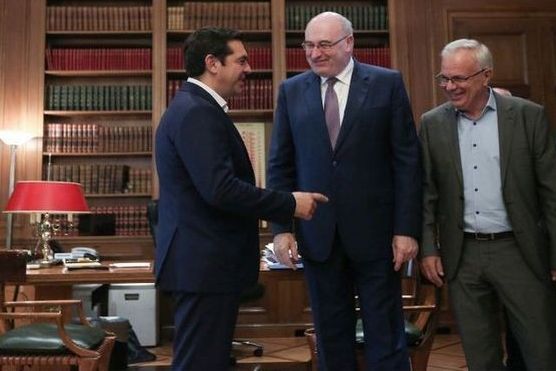 Συνάντηση και συμφωνίες ανάμεσα στον Αλέξη Τσίπρα και τον Ευρωπαίο Επίτροπο για τη Γεωργία και την Αγροτική Ανάπτυξη