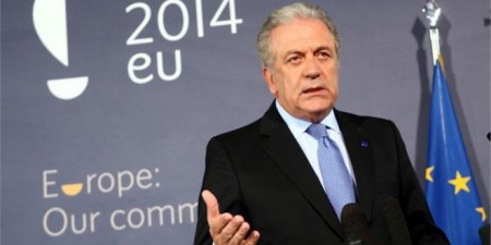 Αβραμόπουλος: «Όταν μιλάμε για πρόσφυγες, η θρησκεία, οι πεποιθήσεις, η φιλοσοφία δεν έχουν θέση»
