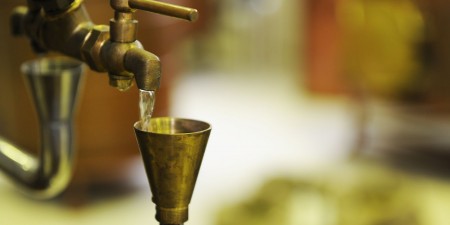 Αποσταγματοποιοί: Η μάστιγα του λαθρεμπορίου χύμα τσίπουρου δεν θα λυθεί με ημίμετρα