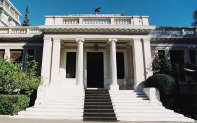 Επίθεση Μαξίμου στον Μητσοτάκη