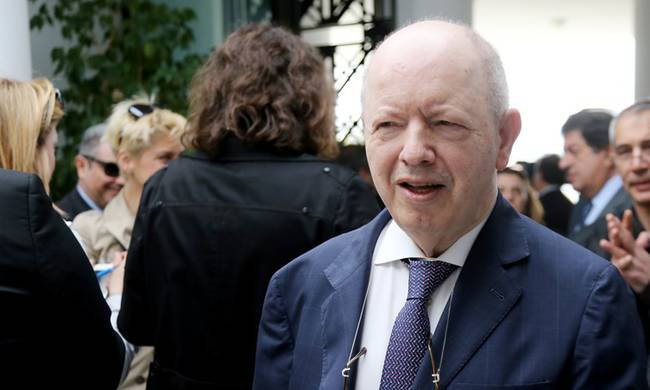 Απαγόρευση εξόδου από τη χώρα για τον Σταύρο Ψυχάρη