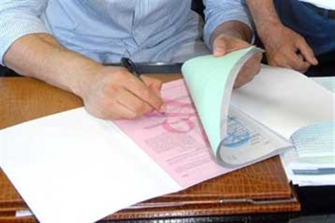 Νέα αποχή των συμβολαιογράφων από τους πλειστηριασμούς