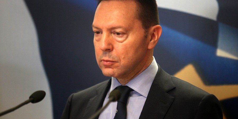 Όσο καθυστερεί η αξιολόγηση θα χειροτερεύει η οικονομία, προειδοποιεί ο Στουρνάρας