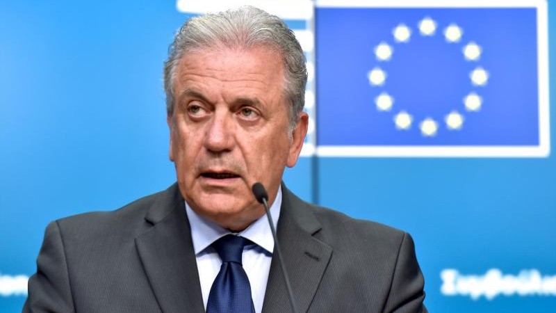 Απάντηση Αβραμόπουλου σε Παπαδημούλη για τις καθυστερήσεις στη μετεγκατάσταση προσφύγων από την Ελλάδα