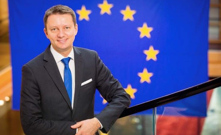 Εκπρόσωπος του ΕΛΚ εκτιμά ότι η Ελλάδα πρέπει να πάει γρήγορα σε εκλογές