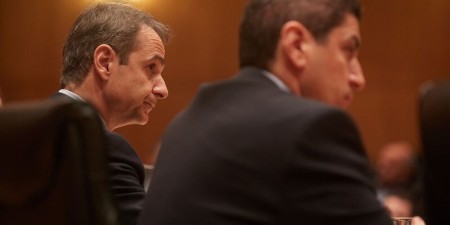 Κυριάκος Μητσοτάκης: «Βρέχει λεφτά κι εμείς κρατάμε ομπρέλα, επειδή η Κυβέρνηση παίζει θέατρο»