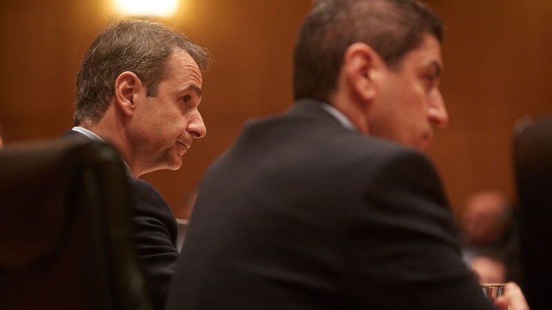 Κυριάκος Μητσοτάκης: «Βρέχει λεφτά κι εμείς κρατάμε ομπρέλα, επειδή η Κυβέρνηση παίζει θέατρο»