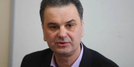 Σωκράτης Ξυνίδης: «ΤΙ ΝΑ ΚΑΝΟΥΜΕ;»
