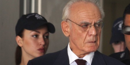 Ξανά στη φυλακή ο Άκης Τσοχατζόπουλος καθώς δεν συγκέντρωσε το ποσό εγγύησης