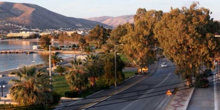 Παρεμβάσεις για την ασφαλή διέλευση των πολιτών στην οδό Αγίας Τριάδος στην Ανάβυσσο