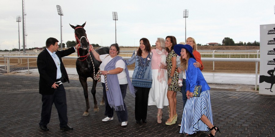 Γράφουν ιστορία οι γυναικο-παρέες στο Μαρκόπουλο
