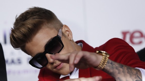 Οι θαυμαστές του Τζάστιν Μπίμπερ τον καλούν να ακυρώσει συναυλία στο Λονδίνο