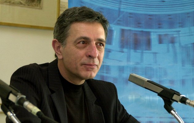 Στ. Κούλογλου: Ο Σόιμπλε λειτουργεί ως οικονομικός δολοφόνος