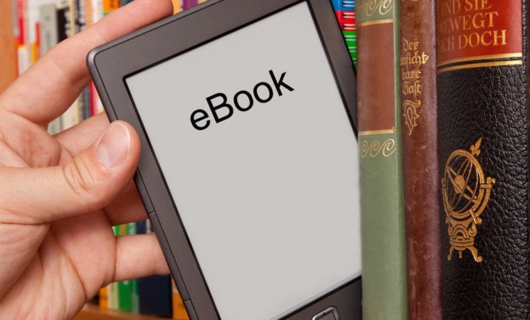 Μείωση του ΦΠΑ στα ηλεκτρονικά βιβλία (e-books) προτείνει το ΕΚ