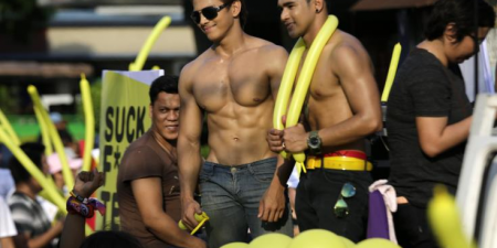 Συνθήματα κατά του Ντόναλντ Τραμπ στο Gay Pride στη Νέα Υόρκη