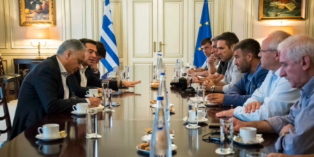 Τα βρήκαν (;) ο Αλέξης Τσίπρας, με τους εκπροσώπους της ΠΟΕ – ΟΤΑ