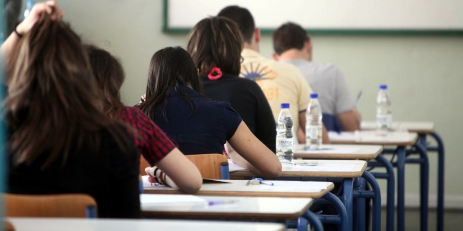ΠΑΣΟΚ: «Κατάργηση Πανελλαδικών εξετάσεων, όπως λέμε σκίσιμο μνημονίων»